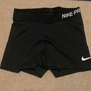 Medium Black NIKE pros